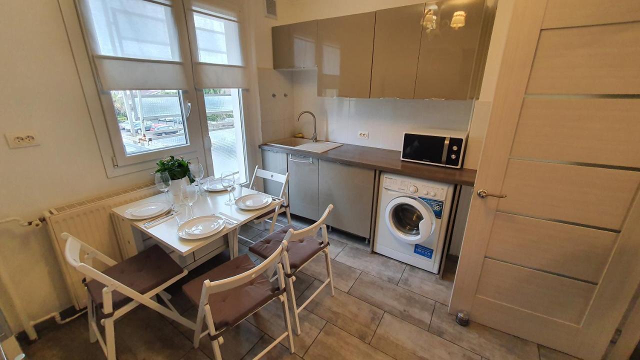 Appartement Avec Parking Gratuit Proche De Village De Marque Bourgoin-Jallieu Eksteriør bilde
