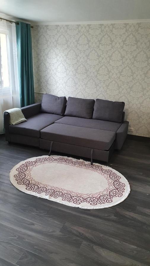 Appartement Avec Parking Gratuit Proche De Village De Marque Bourgoin-Jallieu Eksteriør bilde