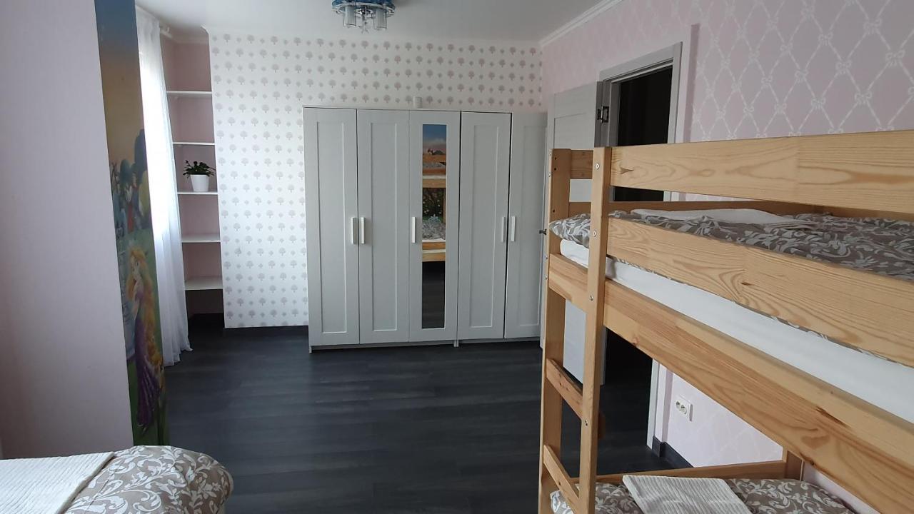 Appartement Avec Parking Gratuit Proche De Village De Marque Bourgoin-Jallieu Eksteriør bilde