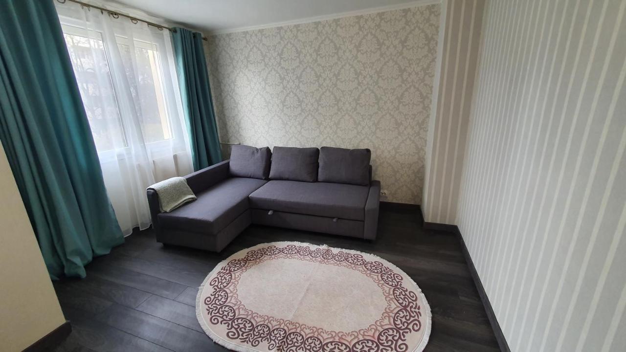 Appartement Avec Parking Gratuit Proche De Village De Marque Bourgoin-Jallieu Eksteriør bilde